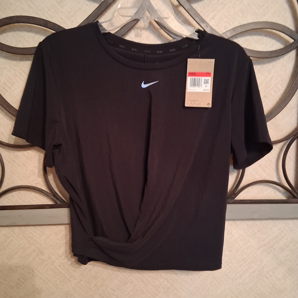 Nike Women's Black Short Sleeve Tee